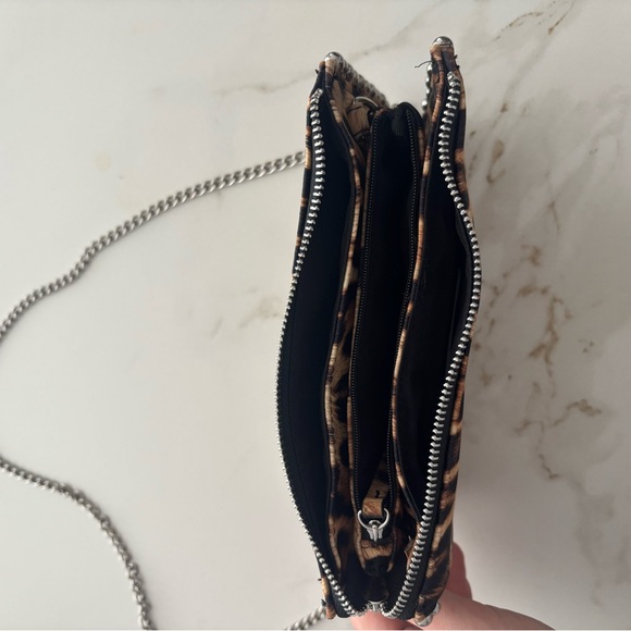 Leopard Print Chain Shoulder Bag - Picture 2 of 3